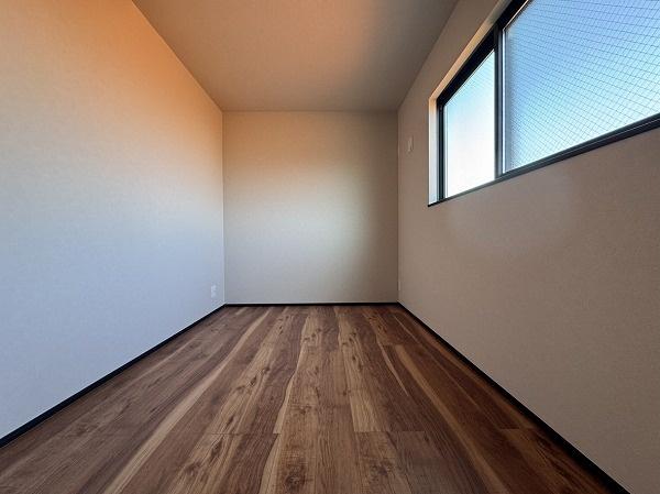 �����s�i�����4���ڂ̐V�z��ˌ��Ă̗m��