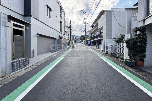 �����s�ڍ��擌�R1���ڂ̓y�n�̑O�ʓ��H�܂ތ��n�ʐ^