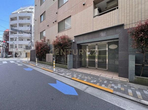 �����s�a�J��b���1���� 31-6�̒��Ã}���V�����̃G���g�����X