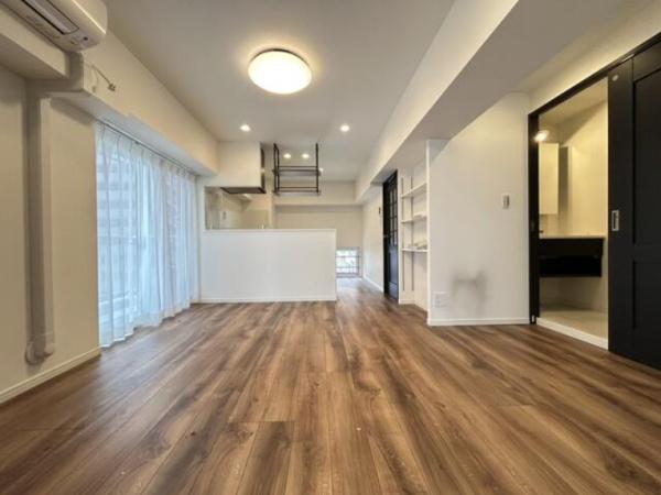 �����s�i������2���� 12-10�̒��Ã}���V�����̃��r���O