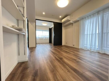 �����s�i������2���� 12-10�̒��Ã}���V�����̃��r���O