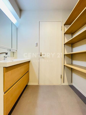 �����s�i��搼���6���� 6-8�̒��Ã}���V�����̐��ʑ�E���ʏ�