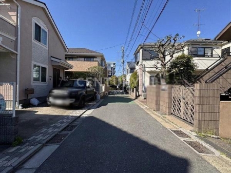 �����s���c�J�搬��9���ڂ̒��È�ˌ��Ă̑O�ʓ��H�܂ތ��n�ʐ^