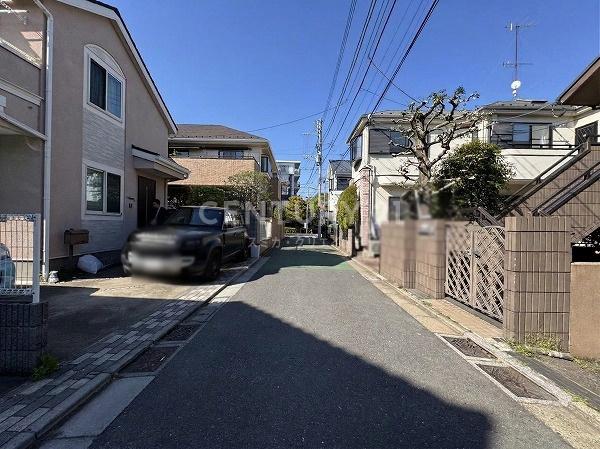 �����s���c�J�搬��9���ڂ̒��È�ˌ��Ă̑O�ʓ��H�܂ތ��n�ʐ^