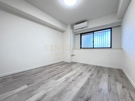 �����s�a�J���X��1���� 6-8�̒��Ã}���V�����̐Q��