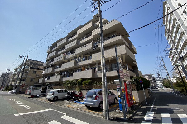 キャッスル世田谷 建物外観(2022.3撮影)