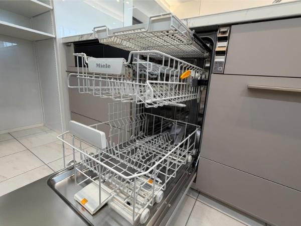 �����s�`�捂��1���� 23-26�̒��Ã}���V�����̃L�b�`��