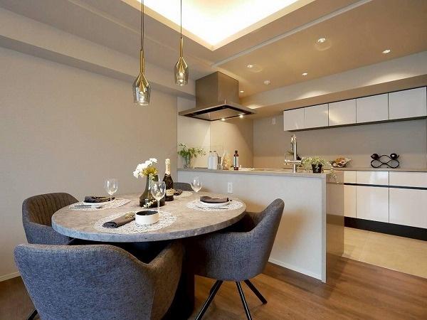 �����s�i������1���� 17-5�̒��Ã}���V�����̃��r���O