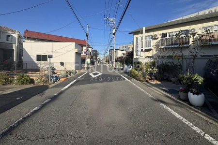 �����s���c�J��m7���ڂ̐V�z��ˌ��Ă̑O�ʓ��H�܂ތ��n�ʐ^