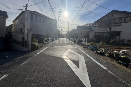 �����s���c�J��m7���ڂ̐V�z��ˌ��Ă̑O�ʓ��H�܂ތ��n�ʐ^