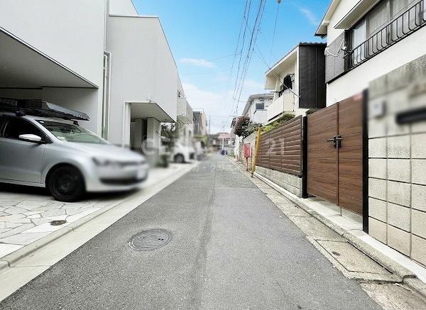 �����s�i��揬�R6���ڂ̒��È�ˌ��Ă̑O�ʓ��H�܂ތ��n�ʐ^