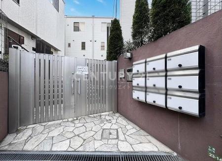 �����s���c�J�扺�n4���� 23-14�̒��Ã^�E���n�E�X�̂��̑����n