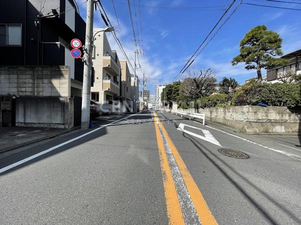 �����s��c����J1���ڂ̓y�n�̑O�ʓ��H�܂ތ��n�ʐ^