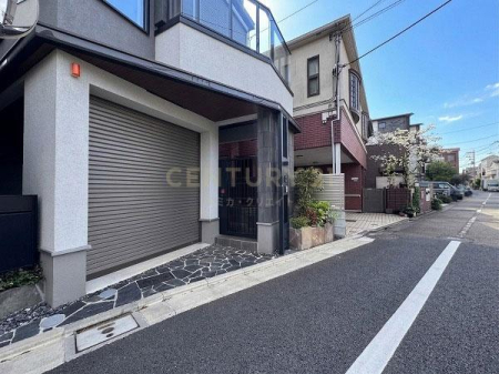 �����s���c�J�擙�X��7���ڂ̒��È�ˌ��Ă̑O�ʓ��H�܂ތ��n�ʐ^