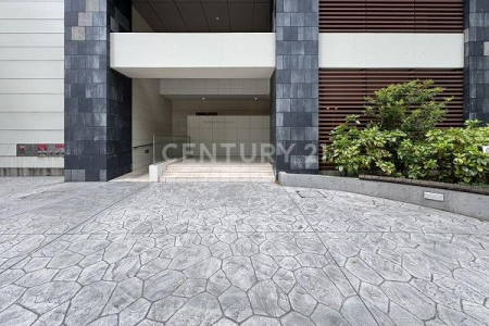 �����s�i�����1���� 19-13�̒��Ã}���V�����̃G���g�����X