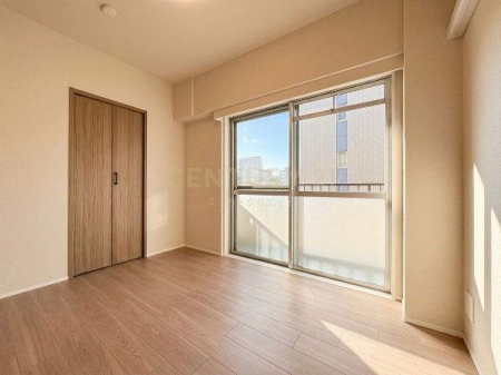 �����s��c���X�k1���� 32-13�̒��Ã}���V�����̎q������