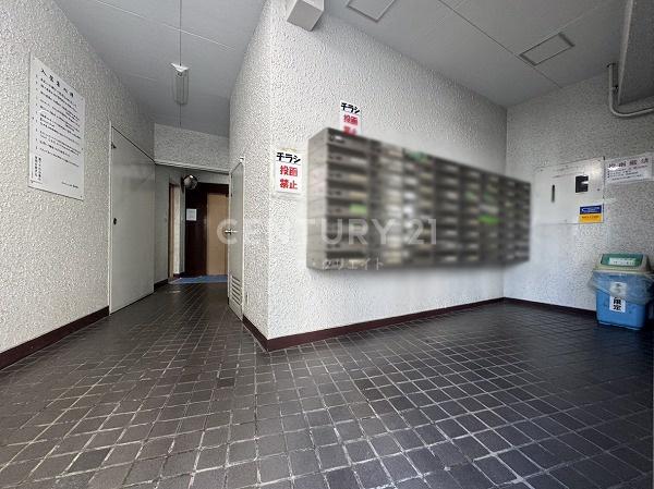 �����s��c���X�k1���� 32-13�̒��Ã}���V�����̃G���g�����X