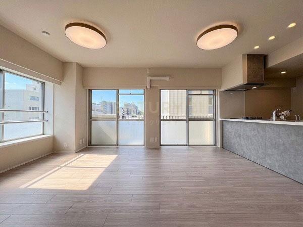 �����s��c���X�k1���� 32-13�̒��Ã}���V�����̃��r���O