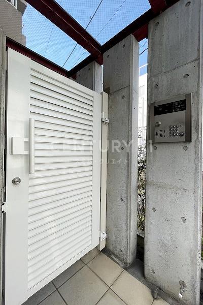 �����s�`���R3���� 3-10�̒��Ã}���V�����̃G���g�����X