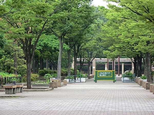 �����s��c���X�{��2���� 4-22�̒��Ã}���V�����̎��ӊ�