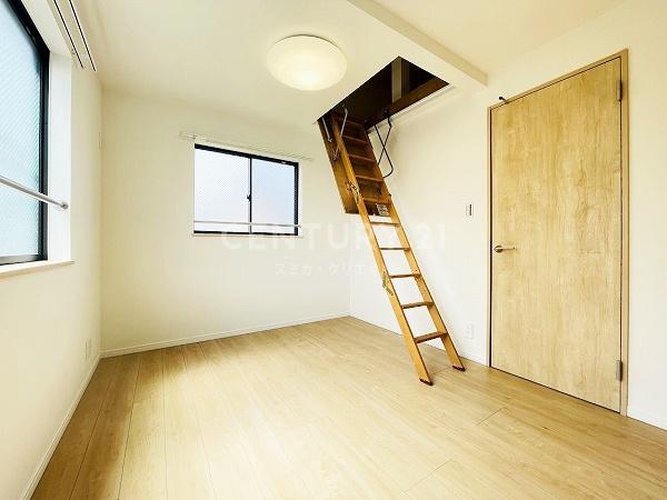 �����s���c�J���c�t�J2���ڂ̒��È�ˌ��Ă̎q������