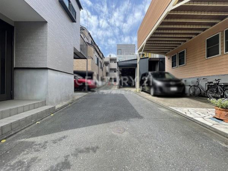 �����s���c�J���c�t�J2���ڂ̒��È�ˌ��Ă̑O�ʓ��H�܂ތ��n�ʐ^