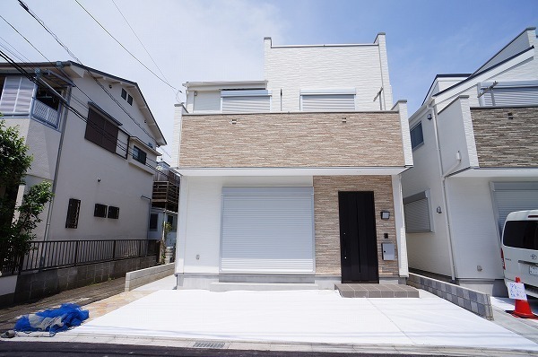 大田区田園調布5丁目 新築分譲住宅 2号棟 建物外観(2020.8撮影)