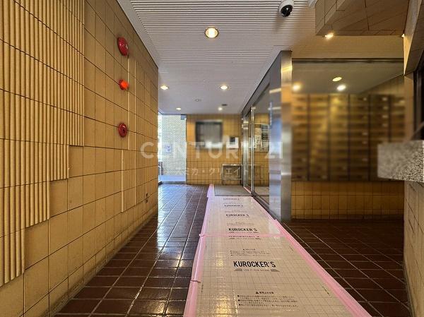 �����s�����批�H2���� 11-21�̒��Ã}���V�����̃G���g�����X