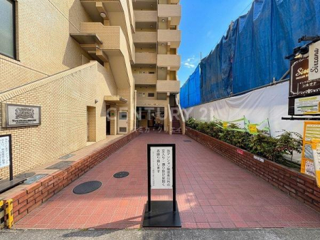 �����s�����批�H2���� 11-21�̒��Ã}���V�����̃G���g�����X