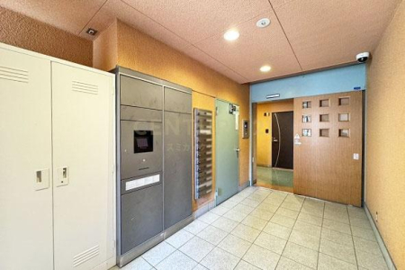 �����s�i���`��5���� 7-20�̒��Ã}���V�����̃G���g�����X