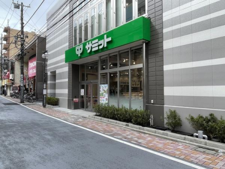 �����s�i���`��5���� 7-20�̒��Ã}���V�����̎��ӊ�