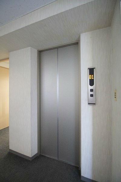赤坂ロイヤルマンション エレベーターホール
