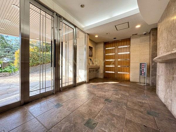 �����s�V�h�撆����1���� 7-14�̒��Ã}���V�����̃G���g�����X