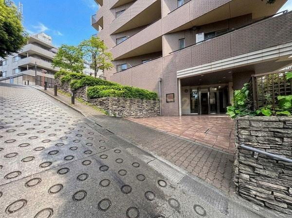 �����s�V�h�撆����1���� 7-14�̒��Ã}���V�����̃G���g�����X