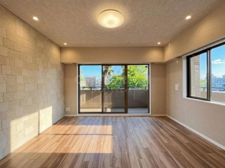 �����s�V�h�撆����1���� 7-14�̒��Ã}���V�����̃��r���O