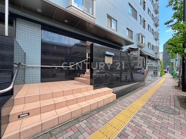 �����s�`��얃�z5���� 10-32�̒��Ã}���V�����̃G���g�����X