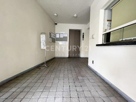 �����s���c�J�扺�n1���� 40-10�̒��Ã}���V�����̃G���g�����X