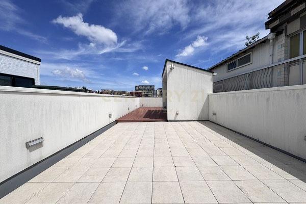 �����s��c���r��5���ڂ̒��È�ˌ��Ẵo���R�j�[