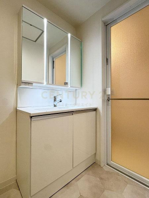 �����s�ڍ��撆����2���� 6-8�̒��Ã}���V�����̐��ʑ�E���ʏ�