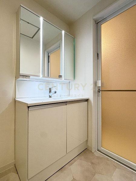 �����s�ڍ��撆����2���� 6-8�̒��Ã}���V�����̐��ʑ�E���ʏ�