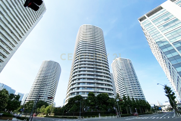M.M. TOWERS FORESIS R棟 建物外観