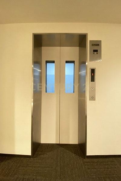 ロイヤル白金ガーデン エレベーター