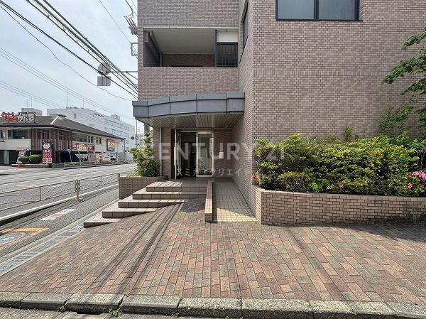 �_�ސ쌧���l�s��q��X3���� 9-8�̒��Ã}���V�����̃G���g�����X