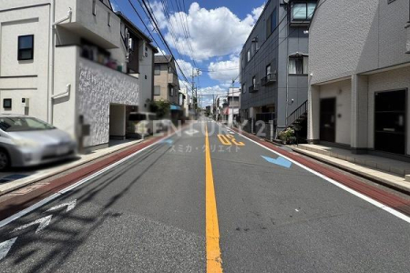 �����s��c���n��4���ڂ̒��È�ˌ��Ă̑O�ʓ��H�܂ތ��n�ʐ^