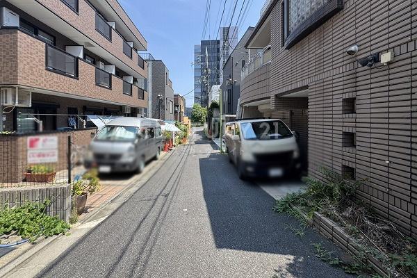 �����s��c�撆�n��1���ڂ̒��È�ˌ��Ă̑O�ʓ��H�܂ތ��n�ʐ^