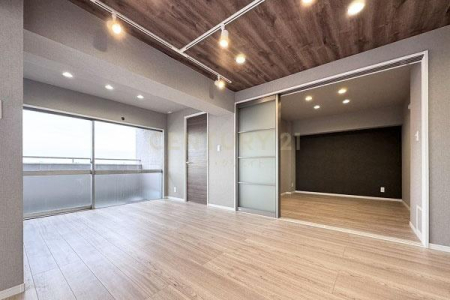 �����s��c��k�瑩2���� 19-4�̒��Ã}���V�����̃��r���O