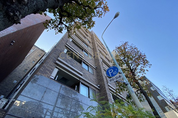 ファミールグラン神宮外苑前 建物外観(2021.12撮影)