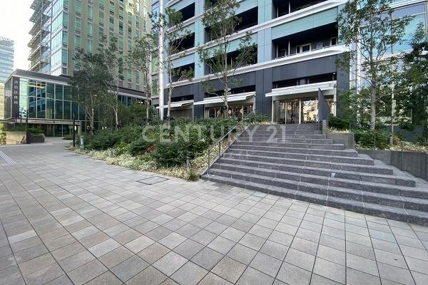 �����s�a�J��F�c�쒬 1-12�̒��Ã}���V�����̃G���g�����X