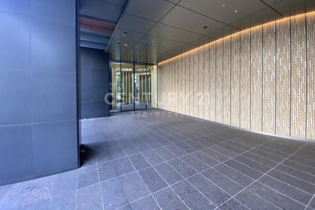 �����s�a�J��F�c�쒬 1-12�̒��Ã}���V�����̃G���g�����X