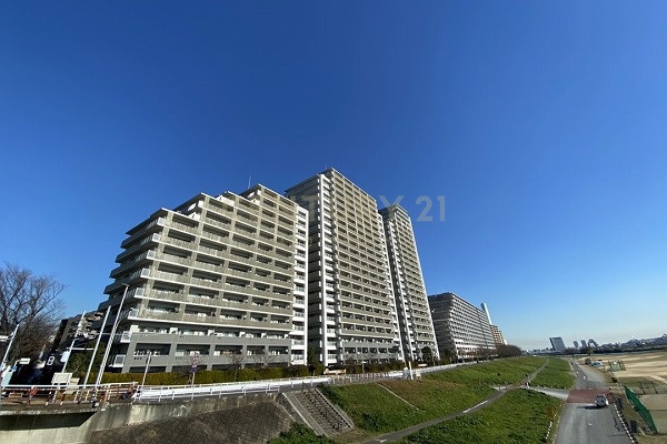 シエルズガーデン リビエルタワー 建物外観(2021.12撮影)